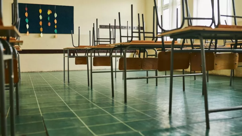 Colegio suspensión de clases GettyImages-1282723854 web