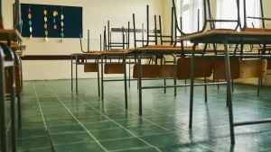 Colegio suspensión de clases GettyImages-1282723854 web