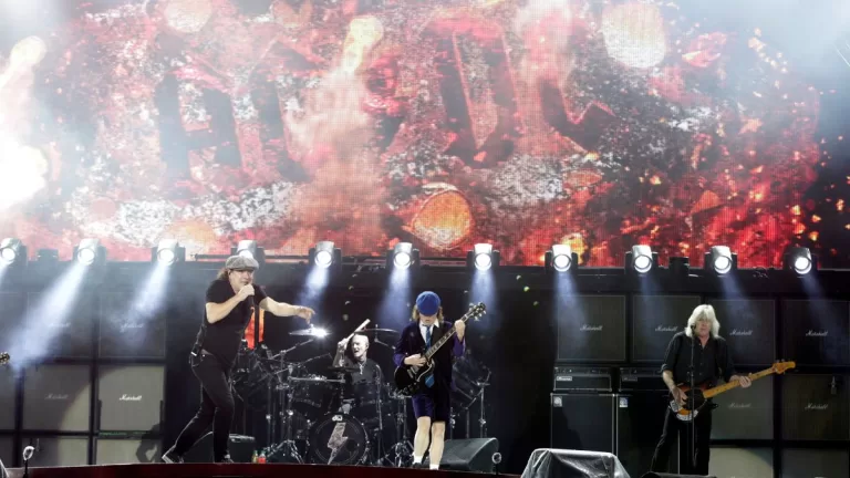 AC/DC 2016