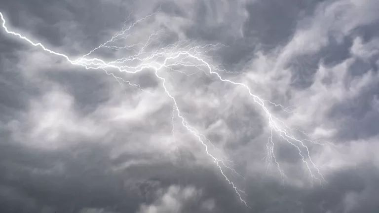 Tormenta eléctrica