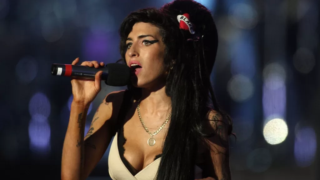 Amy Winehouse GettyImages-81749553 web