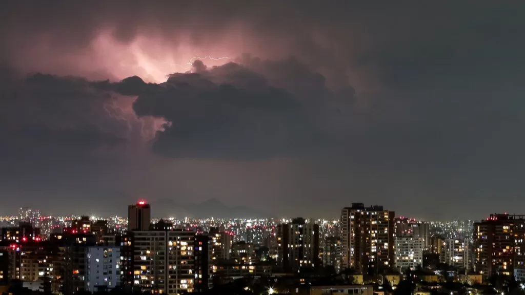 Tormenta lluvia en santiago A_UNO_1766396 web