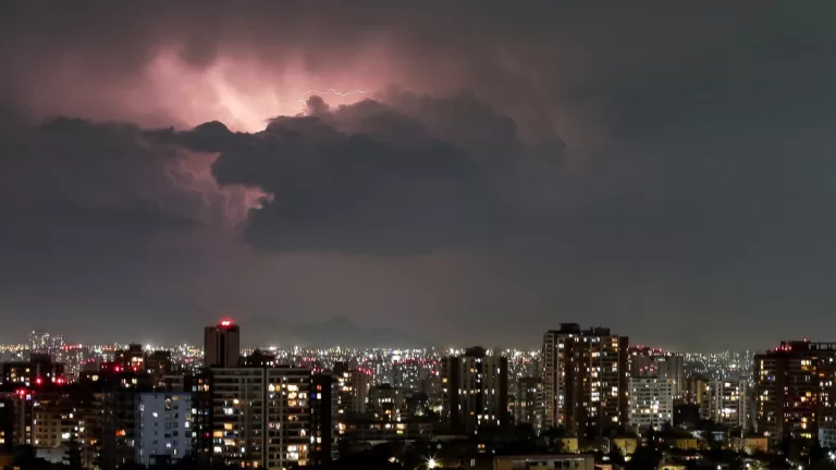 Tormenta lluvia en santiago A_UNO_1766396 web